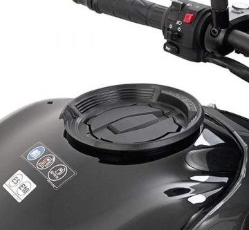 GIVI BF29 Tanklock Tanklocked Tank Bag Mounting Flange for Kawasaki Z900/Versys X 300